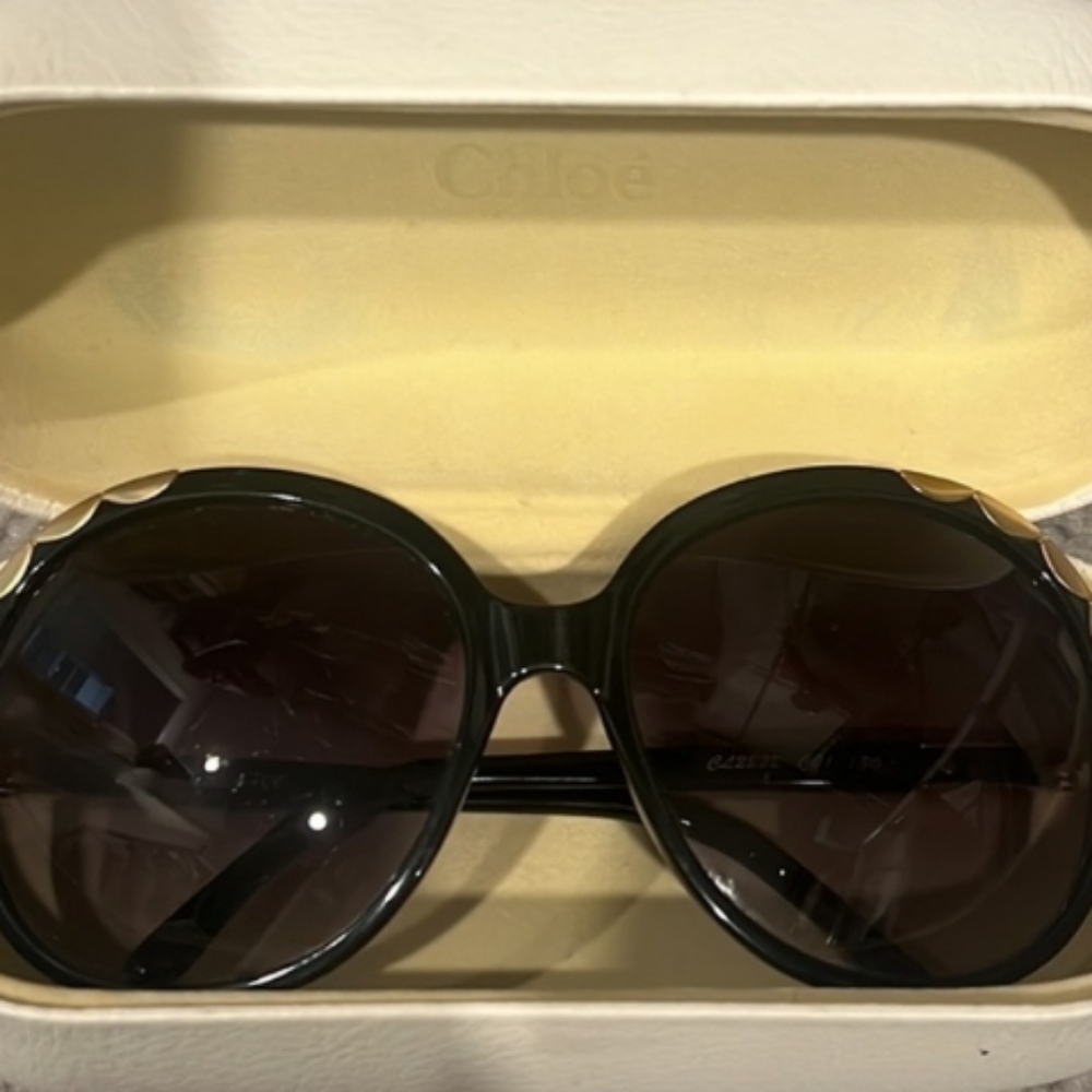 Chloe Vintage Classic Round Black Sunglasses